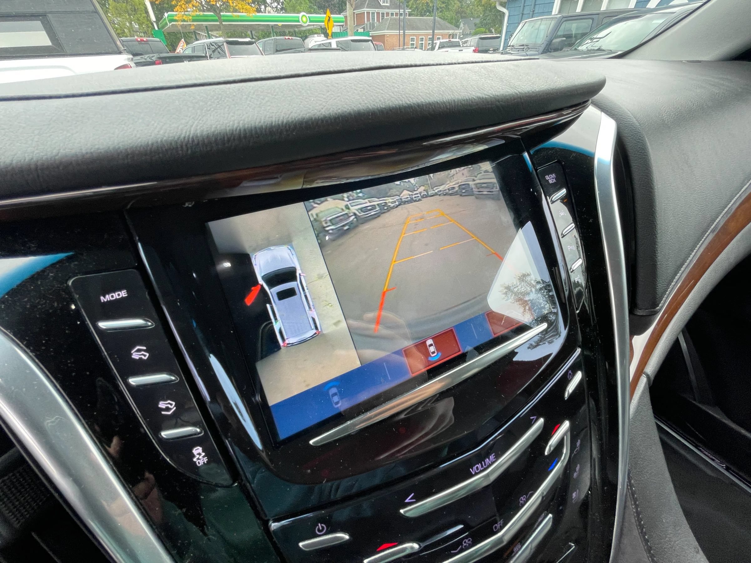 Used 2018 Cadillac Escalade Luxury AWD/4WD image 14
