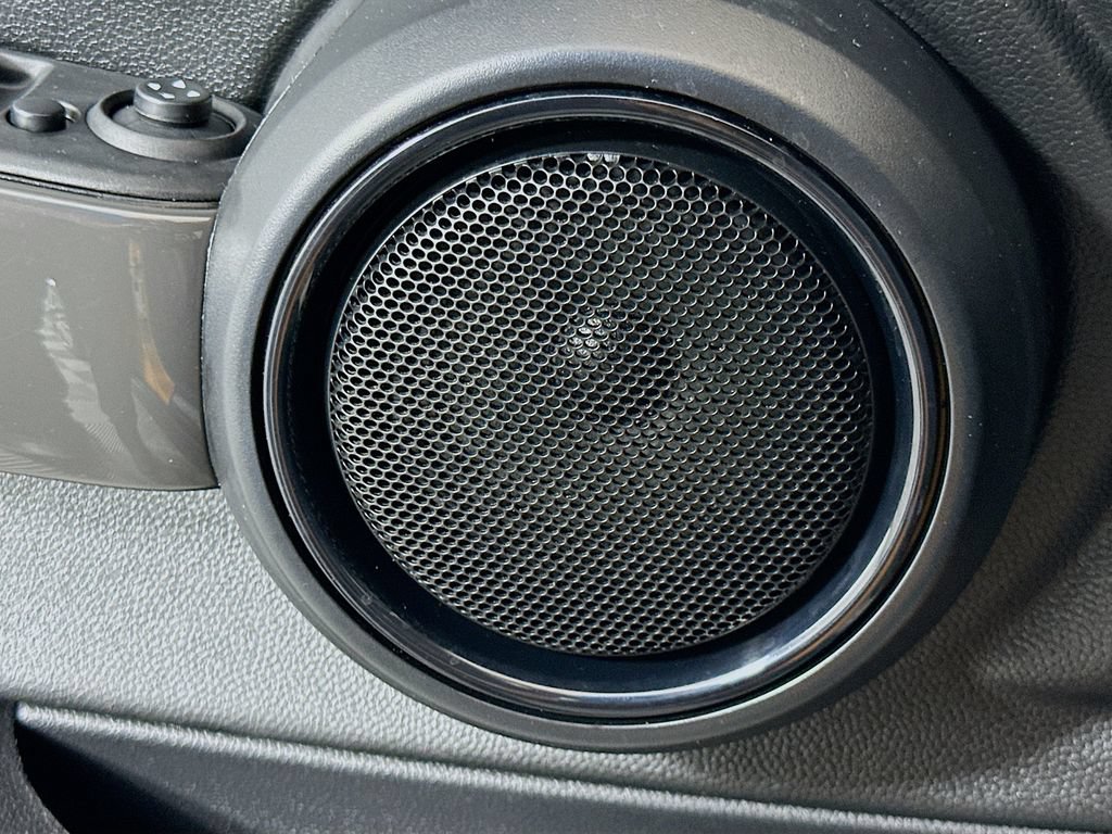Used 2018 MINI Cooper 4-Door Hardtop FWD image 18