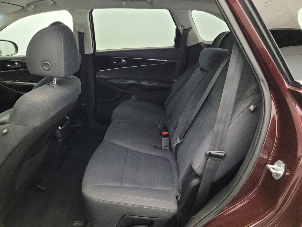Used 2019 Kia Sorento AWD V6 image 18