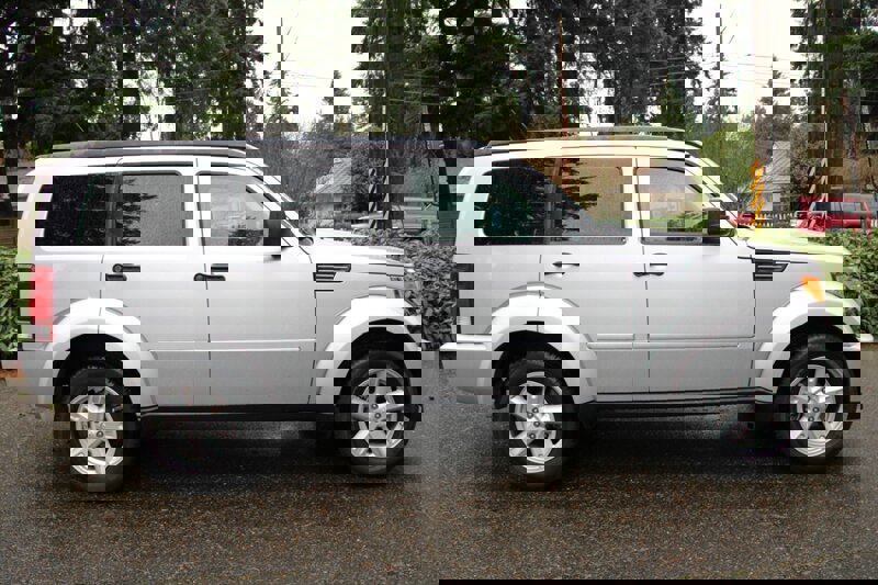 Used 2007 Dodge Nitro SXT image 12