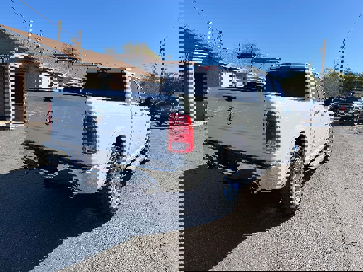 Used 2017 RAM 1500 Laramie RWD image 5