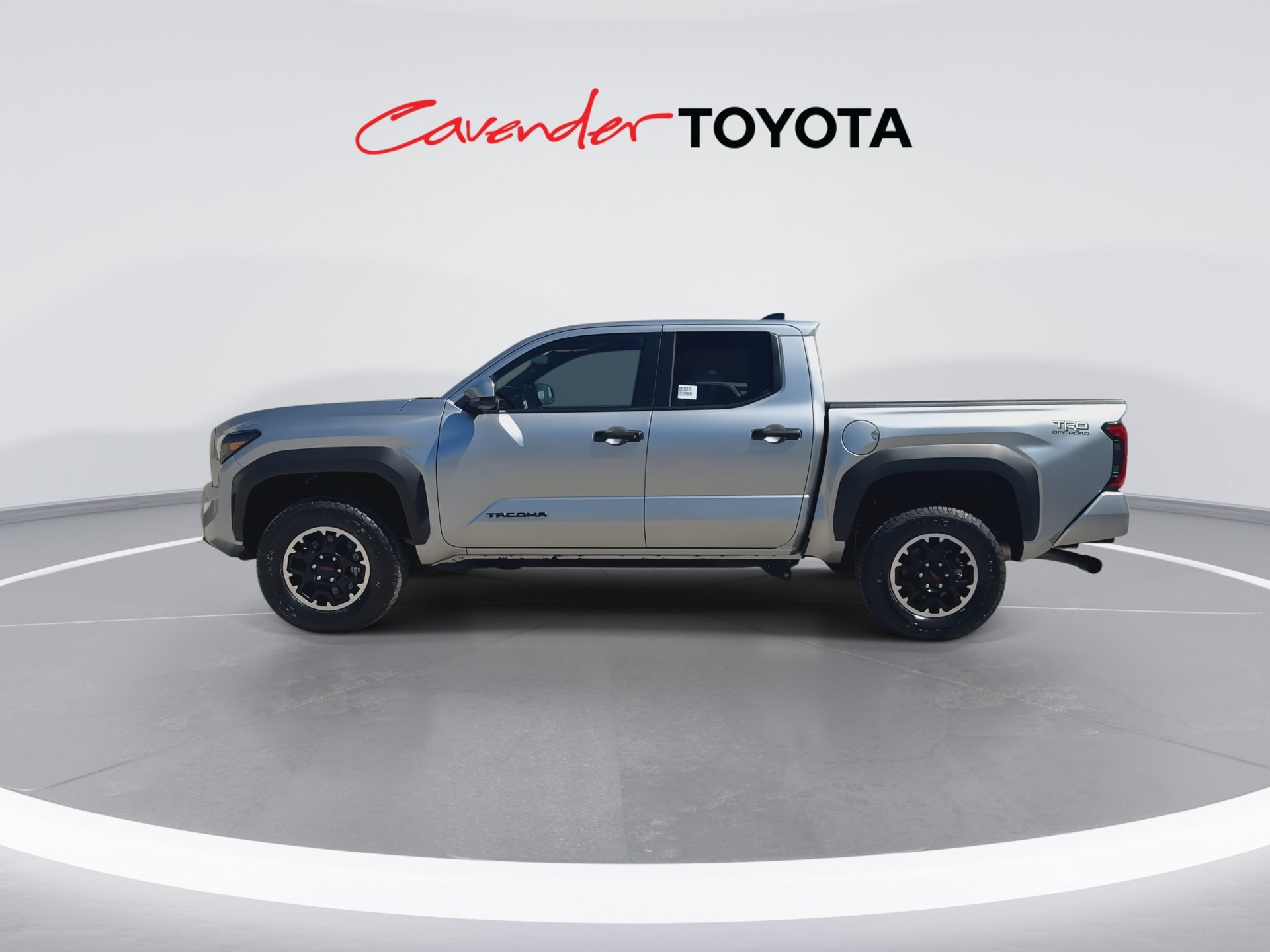 Certified 2025 Toyota Tacoma TRD Off-Road AWD/4WD image 5