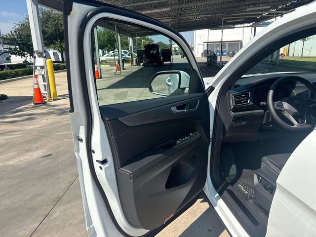 New 2026 Volkswagen Atlas Cross Sport SE image 8