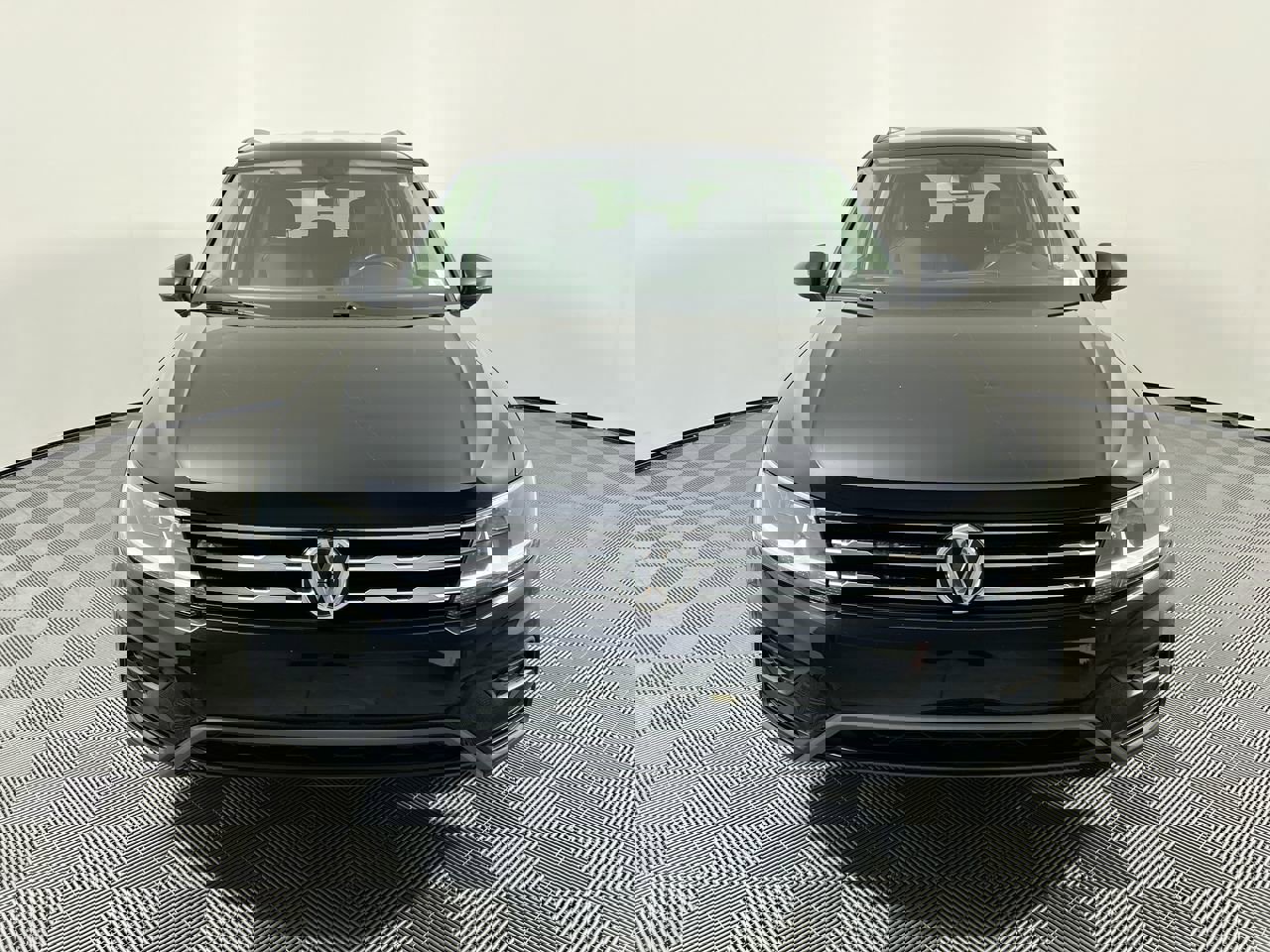 Used 2018 Volkswagen Tiguan SE image 10