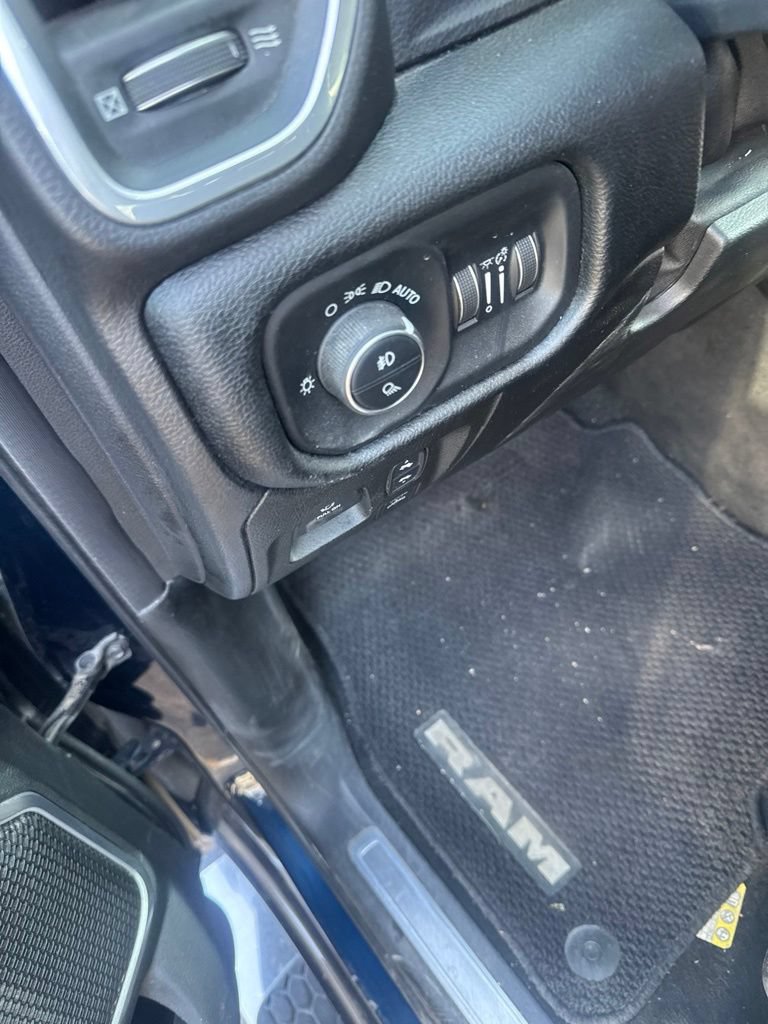 Used 2019 RAM 1500 Laramie AWD/4WD image 13