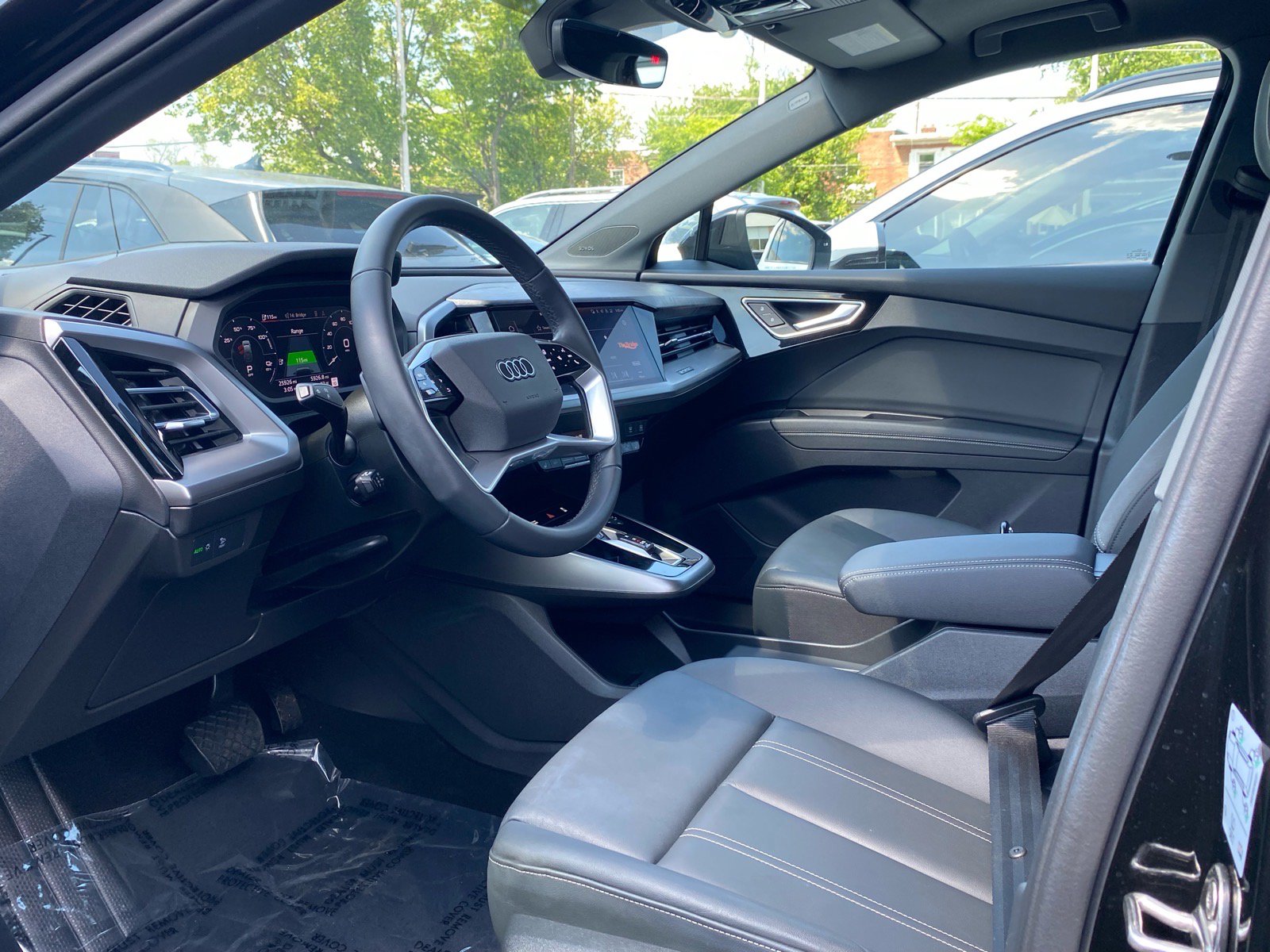 Used 2023 Audi Q4 e-tron Prestige AWD/4WD image 9