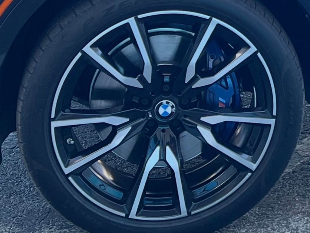 Used 2021 BMW X7 xDrive40i w/ M Sport Package image 22