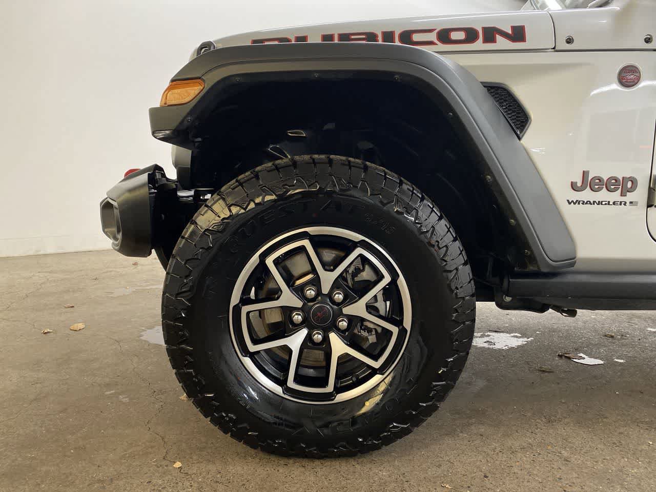 Used 2024 Jeep Wrangler Unlimited Rubicon AWD/4WD image 12