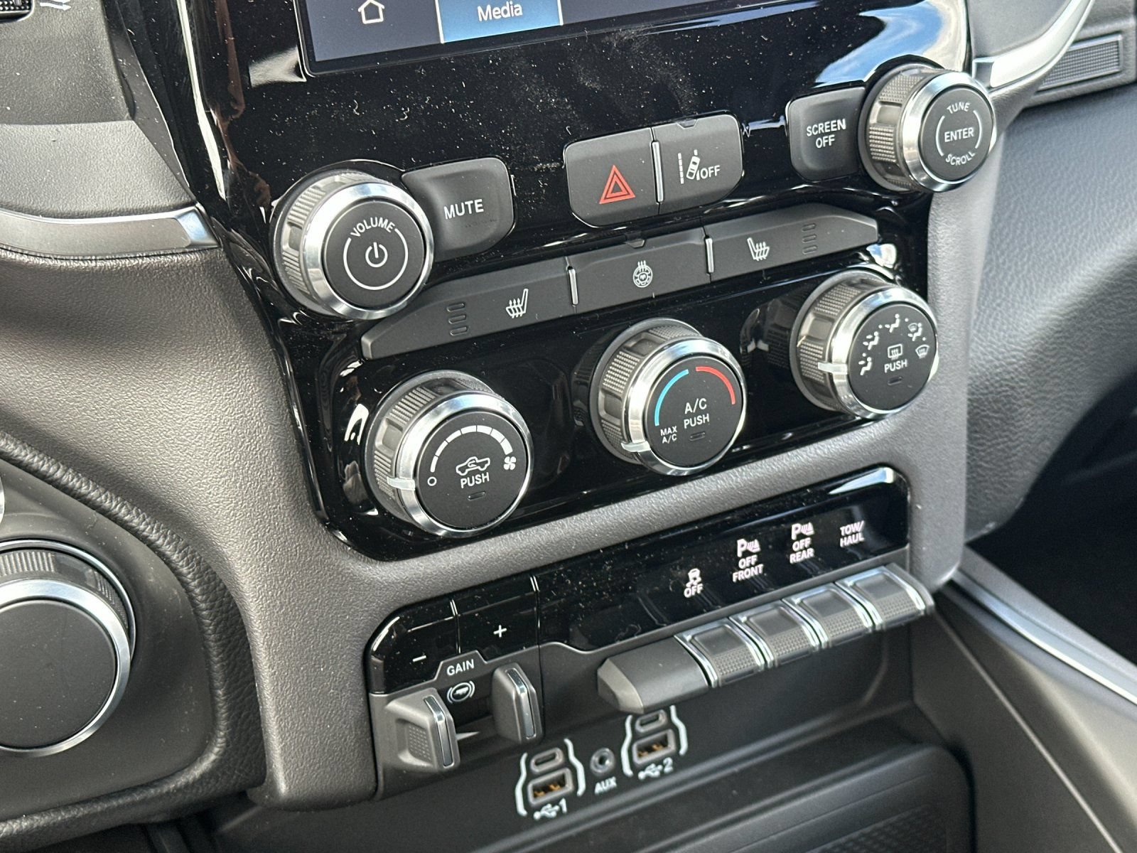New 2026 RAM 1500 Big Horn w/ Night Edition AWD/4WD image 17
