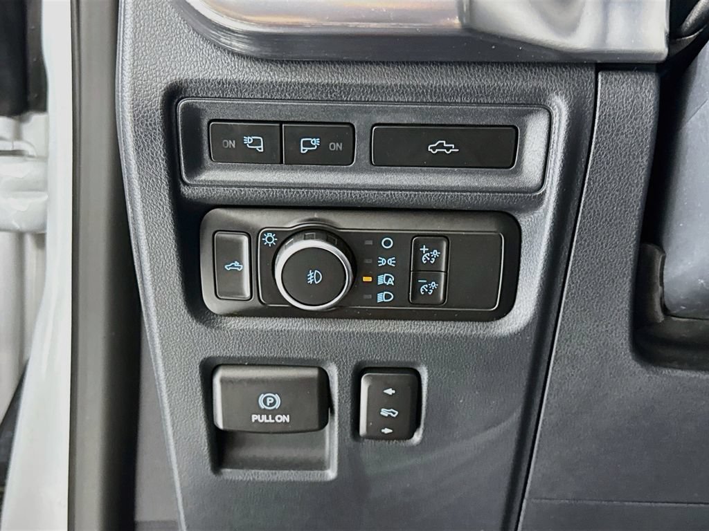 Used 2022 Ford F150 Lariat w/ Equipment Group 502A High AWD/4WD image 11
