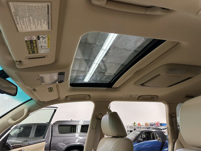 Used 2010 Lexus LX 570 4WD image 35