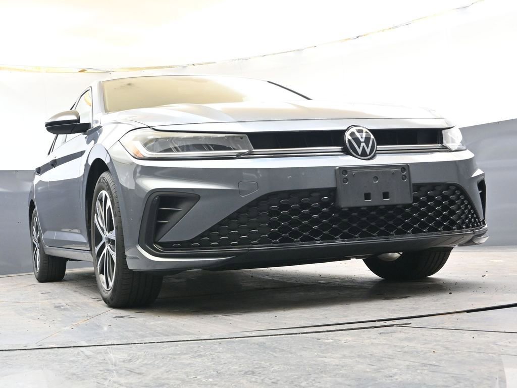 Used 2025 Volkswagen Jetta Sport image 34