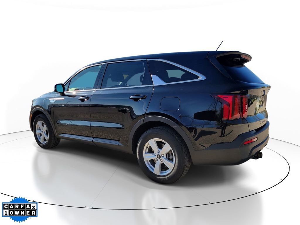 Used 2022 Kia Sorento LX FWD image 3