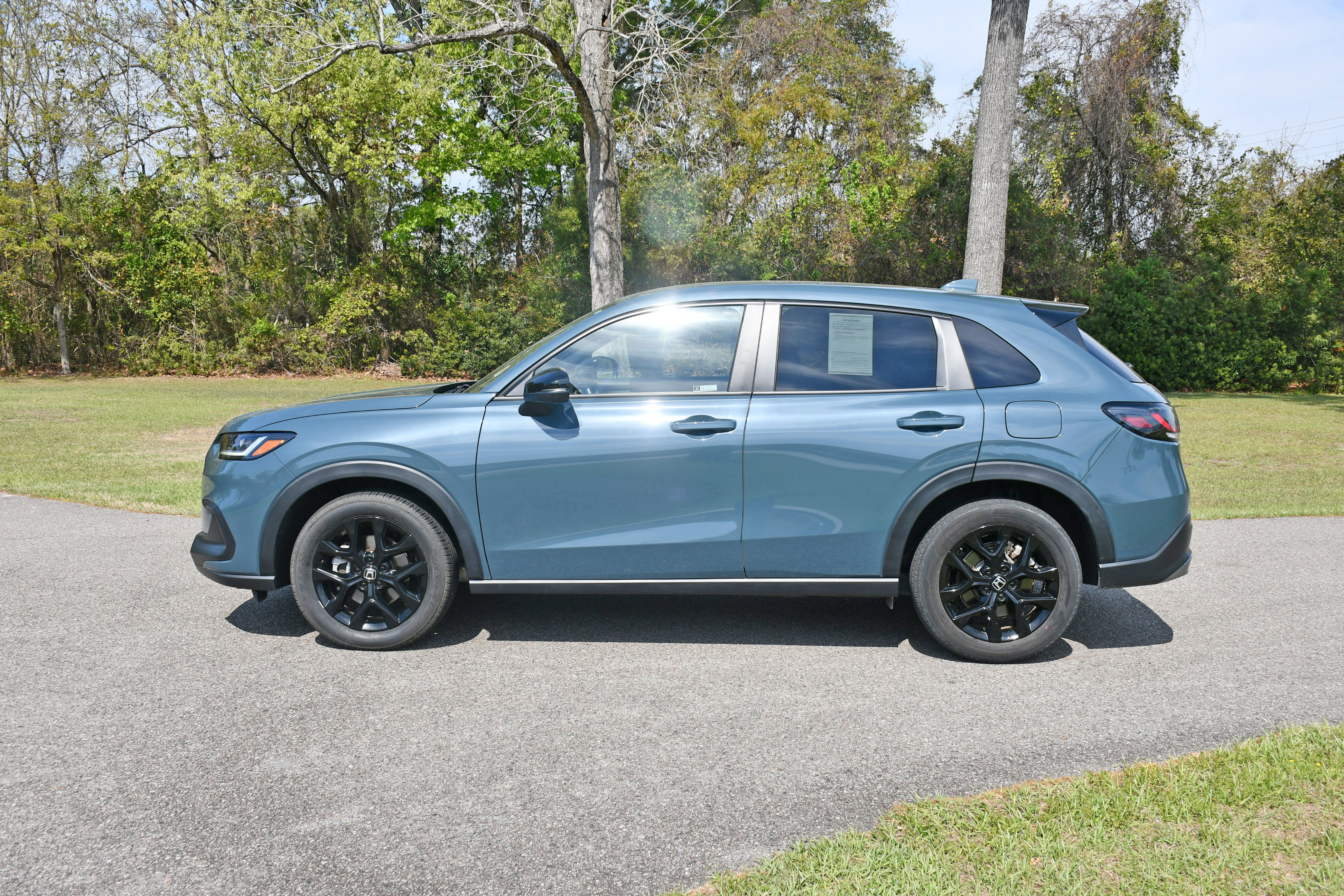 Used 2023 Honda HR-V Sport image 2