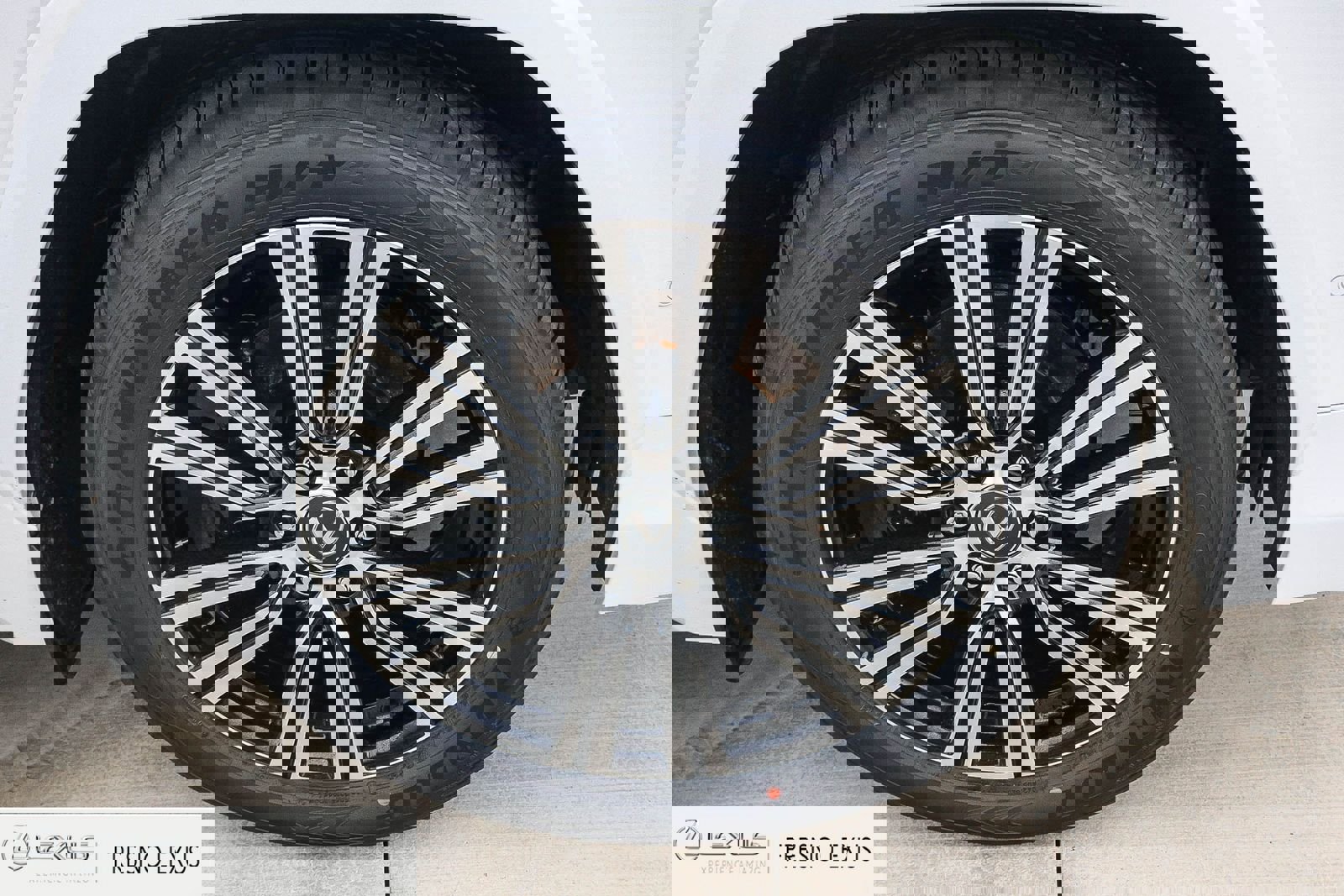 New 2026 Lexus LX 700h Luxury image 9