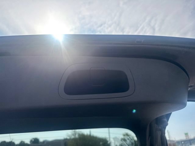 Used 2025 Chevrolet Trax LT FWD image 32