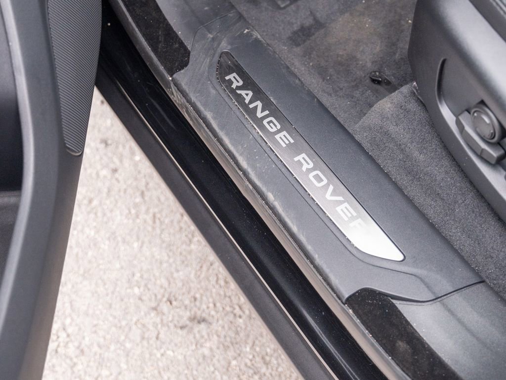 New 2026 Land Rover Range Rover Velar Dynamic SE AWD/4WD image 16