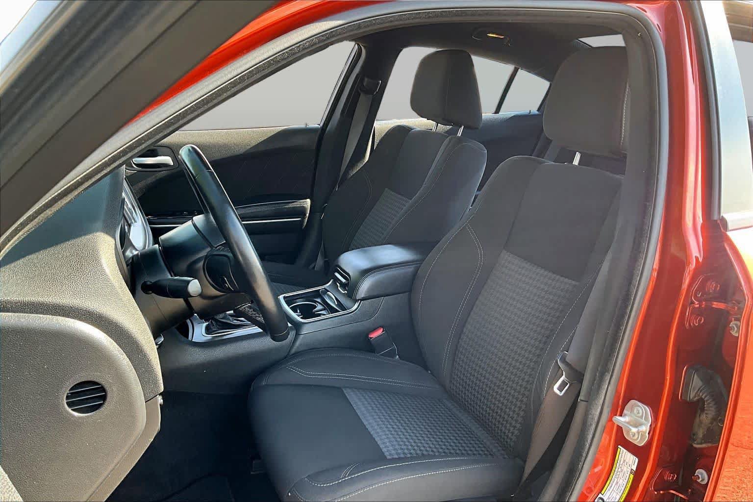 Used 2023 Dodge Charger SXT RWD image 7