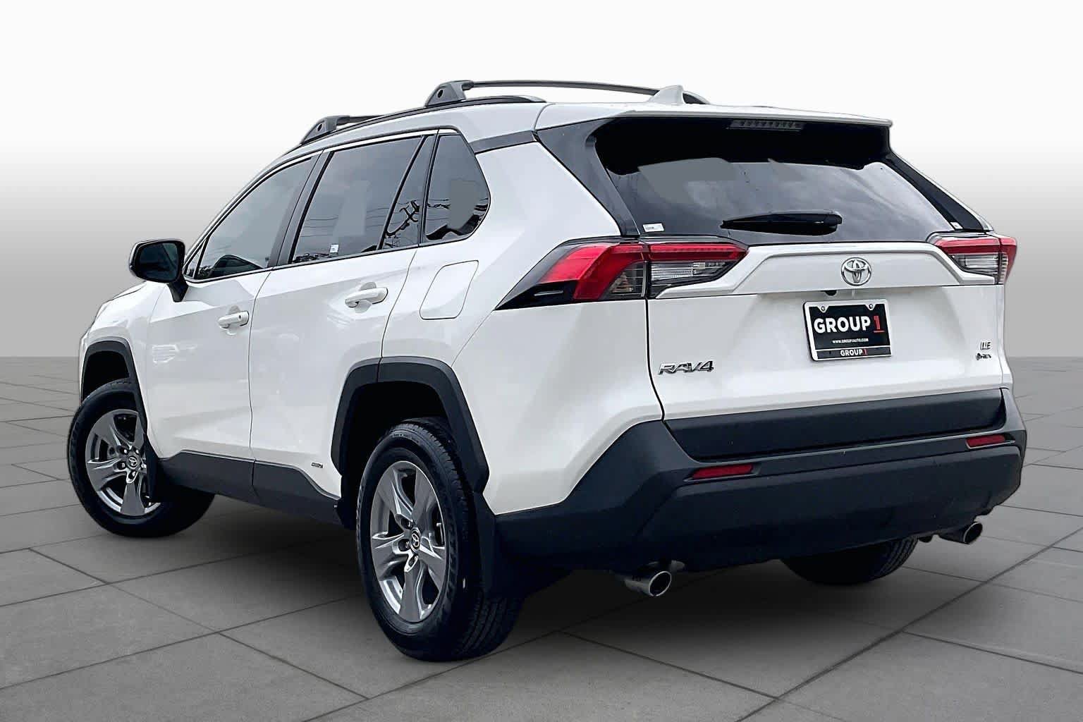 Used 2025 Toyota RAV4 LE AWD/4WD image 12