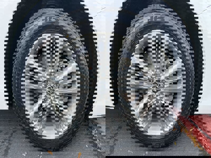 Used 2017 Toyota Camry SE image 15