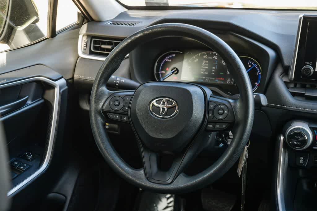 Used 2025 Toyota RAV4 LE AWD/4WD image 12