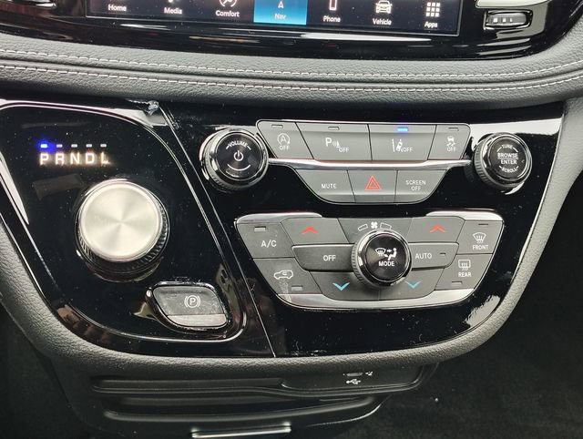 New 2026 Chrysler Pacifica Select FWD image 22