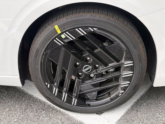 New 2027 Nissan Sentra SR w/ Floor Mat Package FWD image 11