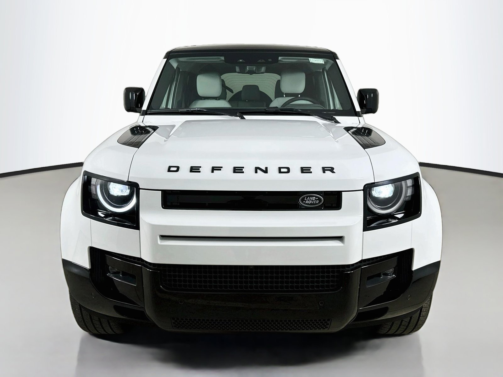 New 2026 Land Rover Defender 110 X-Dynamic SE AWD/4WD image 2