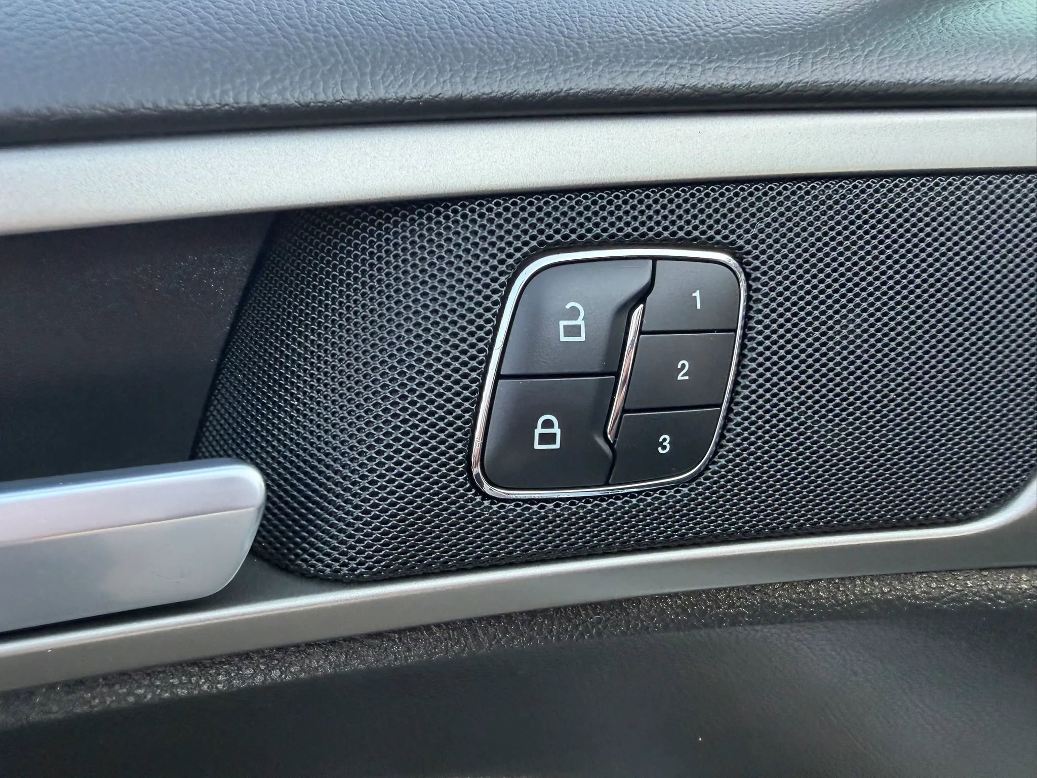 Used 2014 Ford Fusion SE w/ Equipment Group 202A image 31