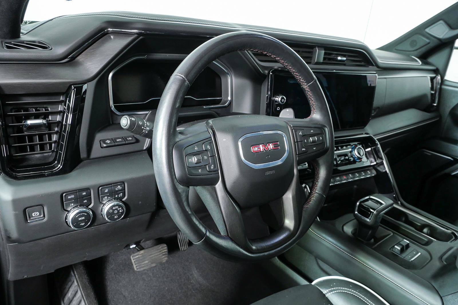 Certified 2024 GMC Sierra 1500 AT4X w/ AT4X AEV Edition AWD/4WD image 4