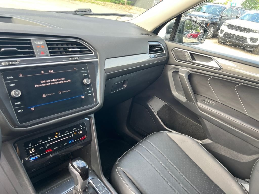 Used 2024 Volkswagen Tiguan SE FWD image 44