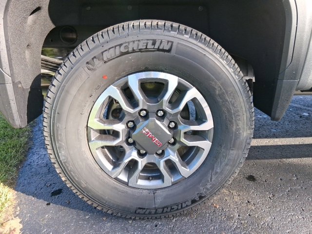 New 2026 GMC Sierra 2500 SLE w/ SLE Value Package; image 7