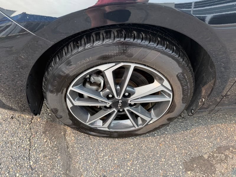 Certified 2024 Kia Forte LXS w/ LXS Technology Package FWD image 14