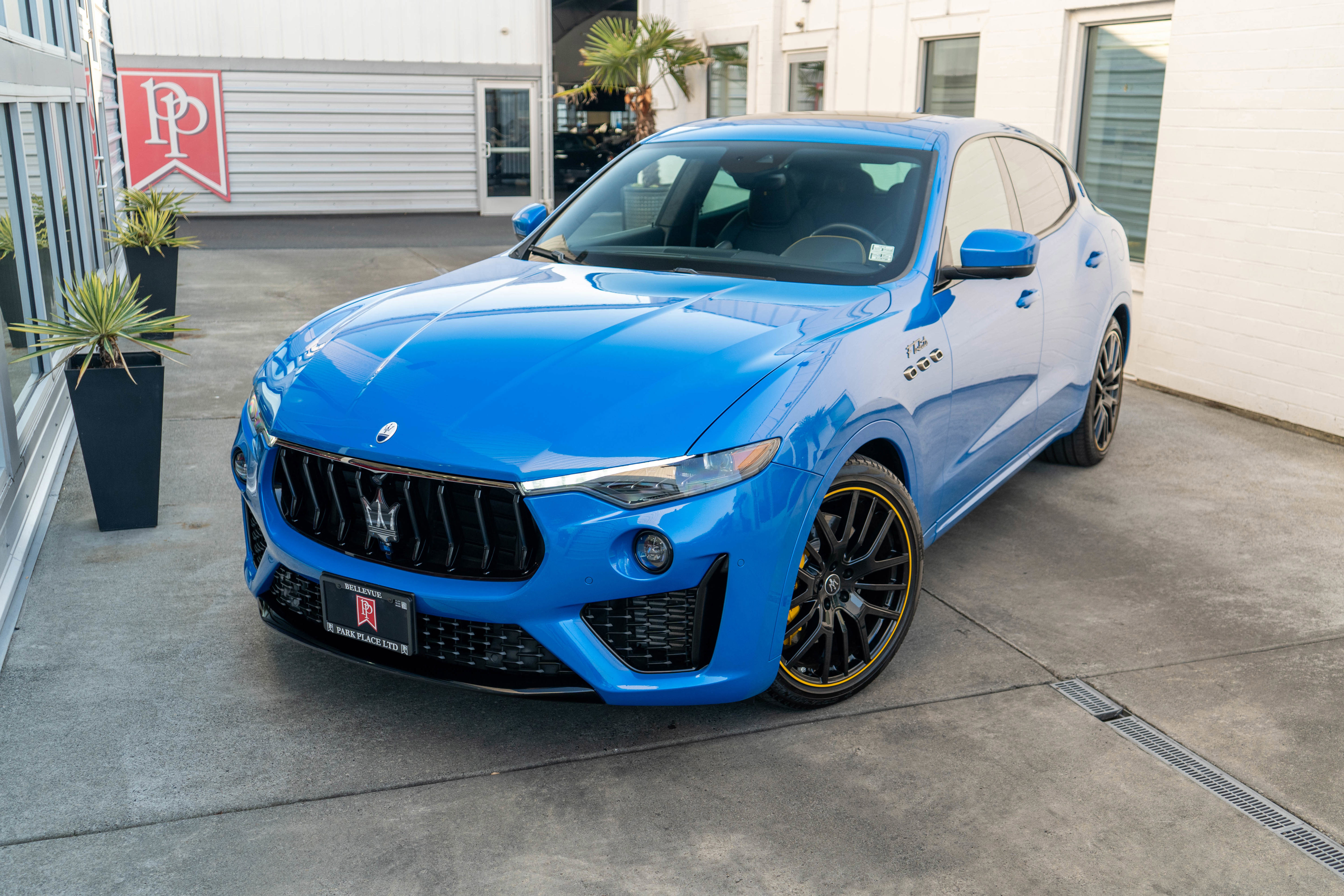 Used 2022 Maserati Levante F Tributo image 3