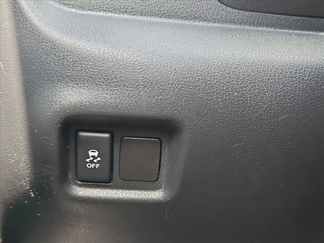Used 2015 Nissan Versa S FWD image 18