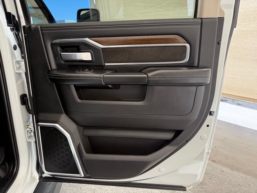 Used 2023 RAM 2500 Laramie AWD/4WD image 16