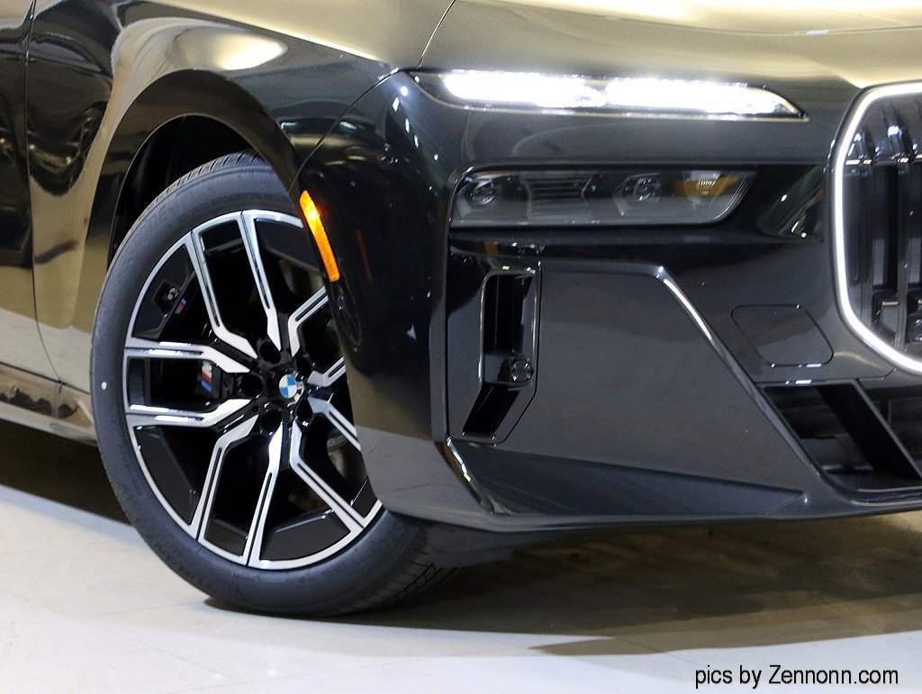 Used 2026 BMW 740i xDrive w/ Executive Package image 3