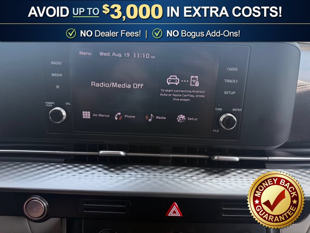 Used 2023 Kia Carnival LX FWD image 26