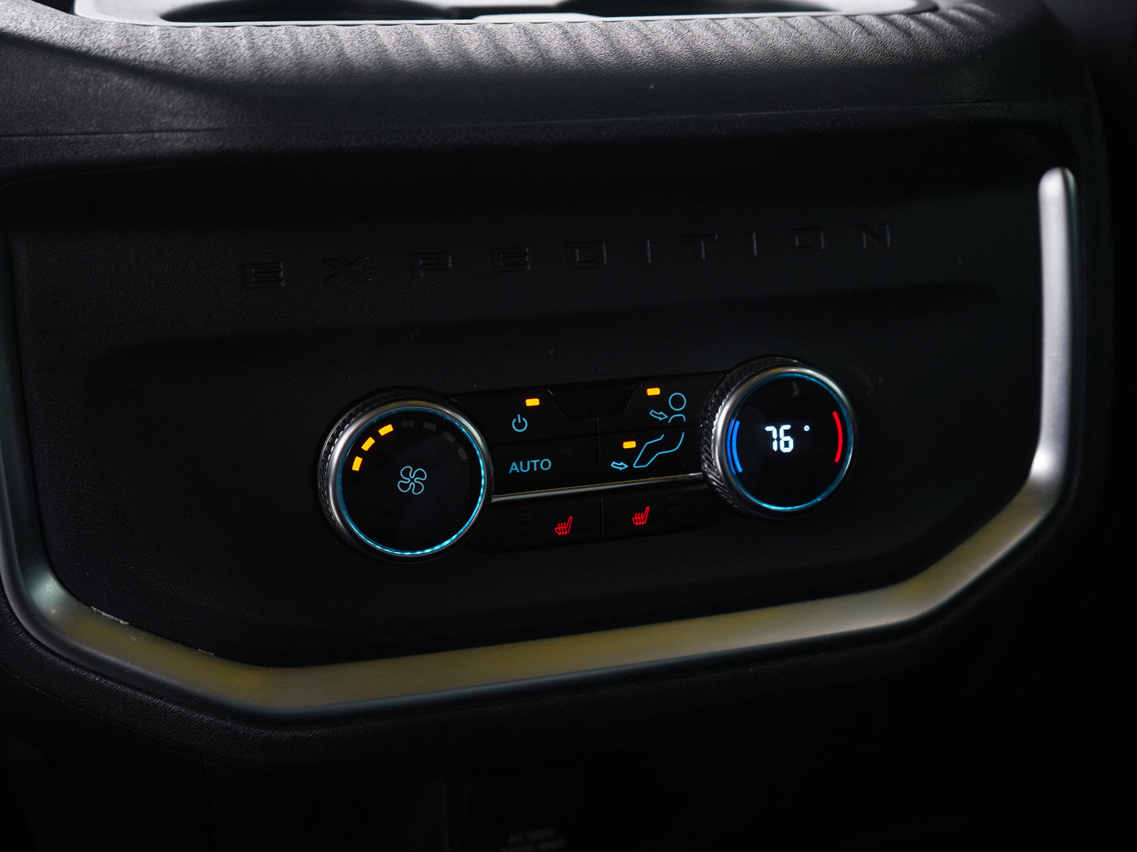 Used 2025 Ford Expedition Platinum AWD/4WD image 25