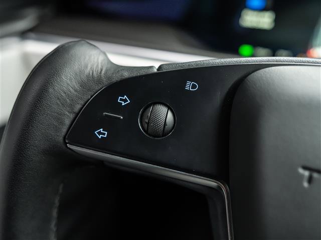 Used 2022 Tesla Model X Plaid image 22