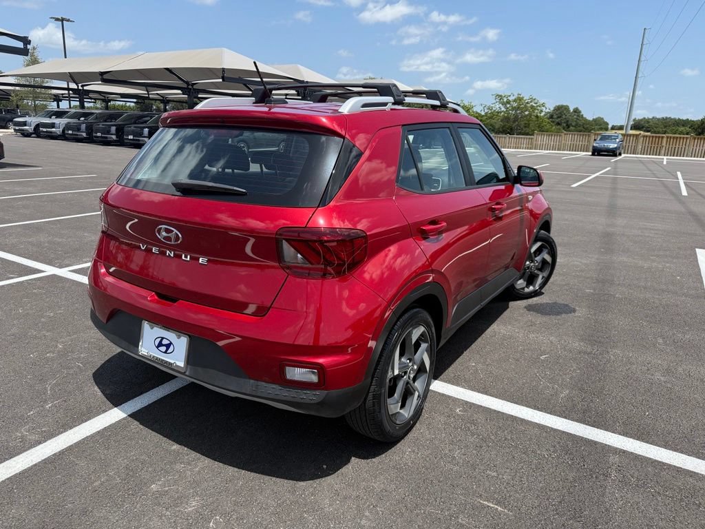 Certified 2023 Hyundai Venue Limited FWD image 4