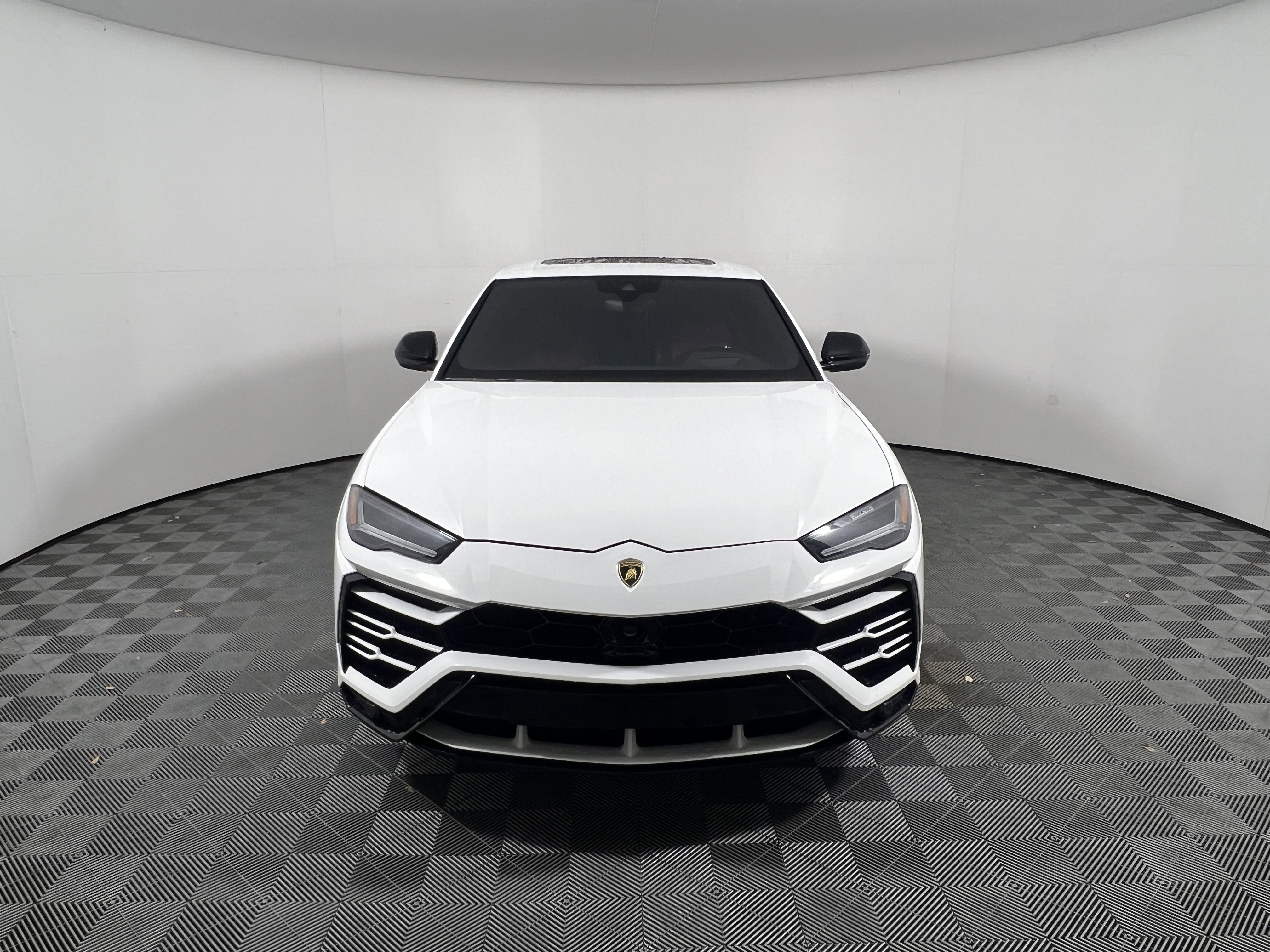 Used 2019 Lamborghini Urus AWD/4WD image 8