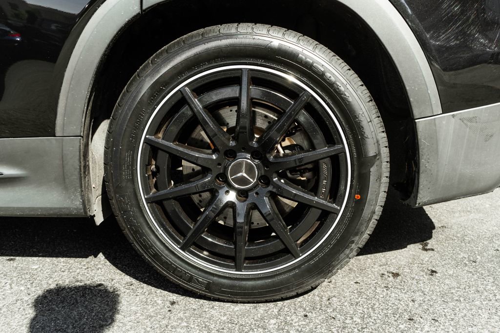 Used 2022 Mercedes-Benz GLB 35 AMG 4MATIC image 32
