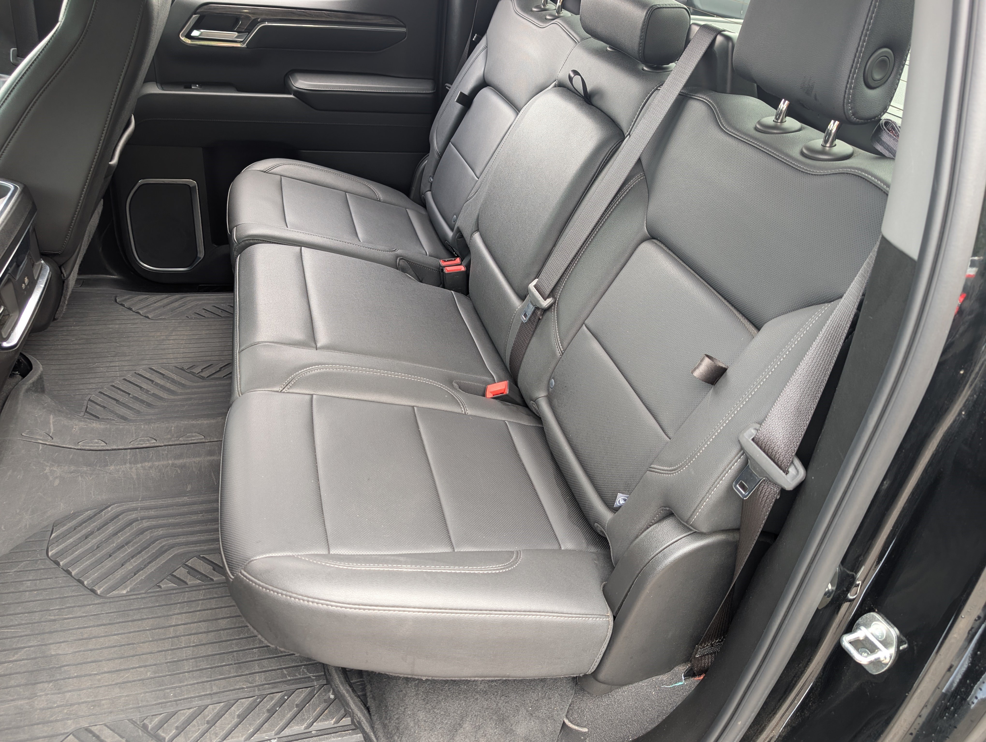 Used 2024 Chevrolet Silverado 1500 LTZ AWD/4WD image 17