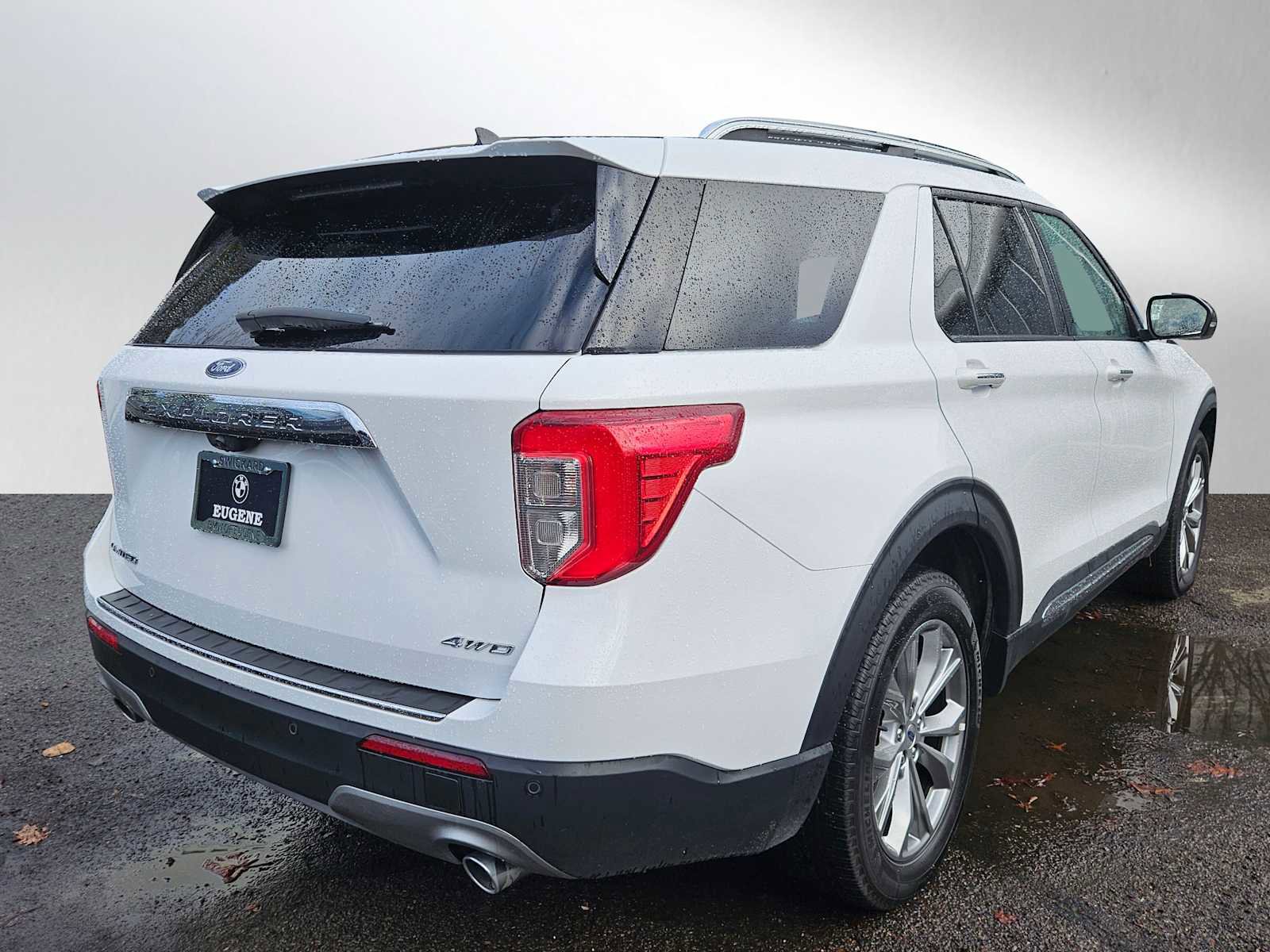 Used 2023 Ford Explorer Limited image 3