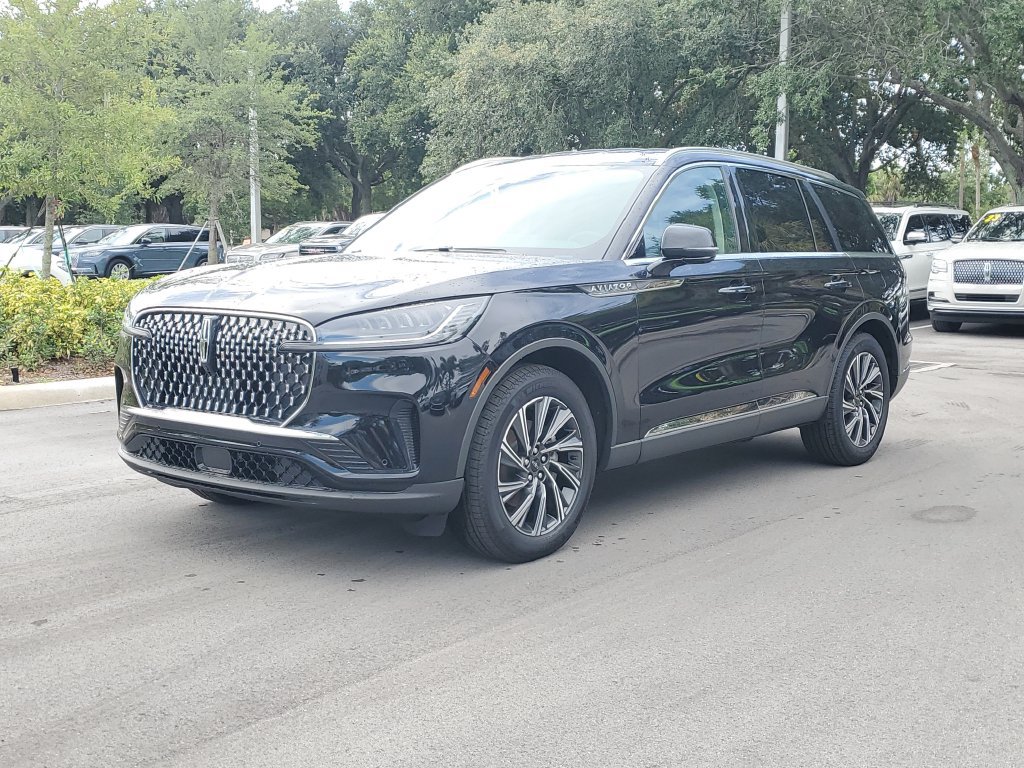 New 2026 Lincoln Aviator 2WD image 3