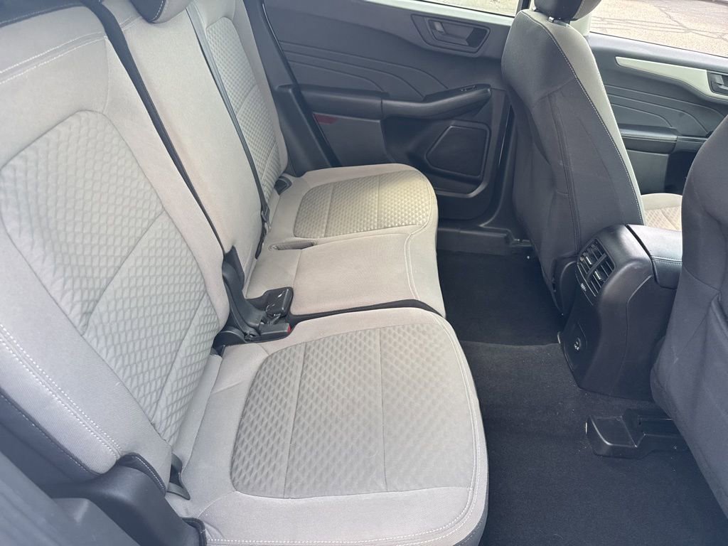 Used 2022 Ford Escape SE image 39