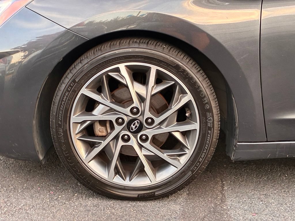 Used 2020 Hyundai Elantra Limited FWD image 46