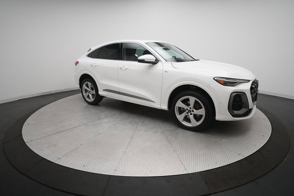 Used 2025 Audi Q5 Premium Plus w/ Premium Plus image 13