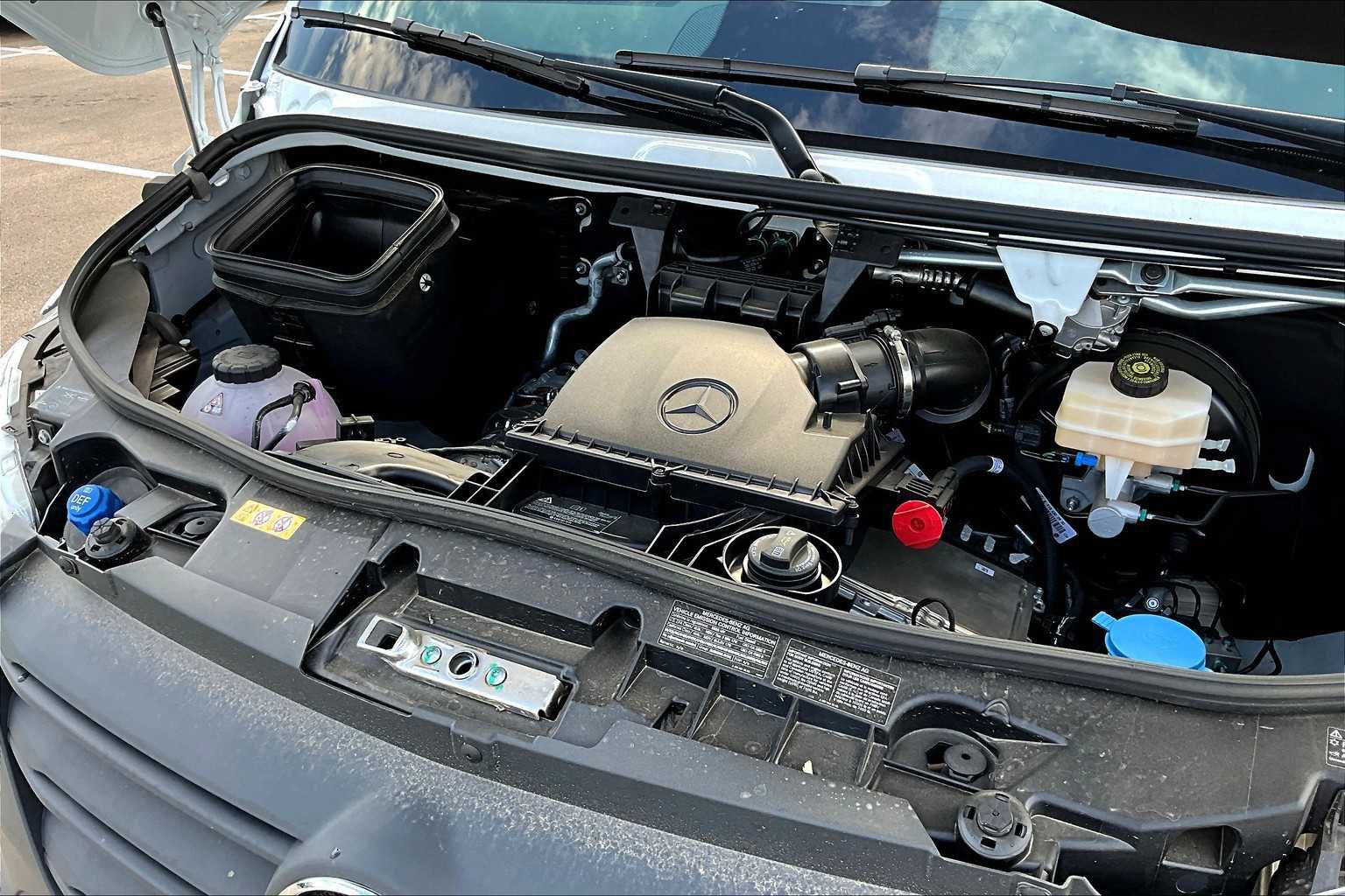 Used 2025 Mercedes-Benz Sprinter 2500 image 18